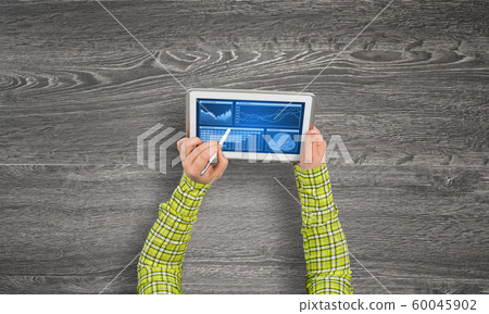 Using financial application Using financial application 60045902