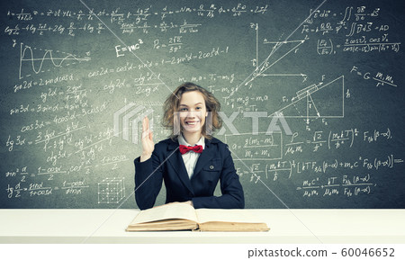 She is studying hard She is studying hard 60046652
