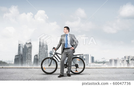 Young man wearing business suit and tie 60047736