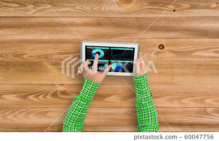 Using financial application 60047756