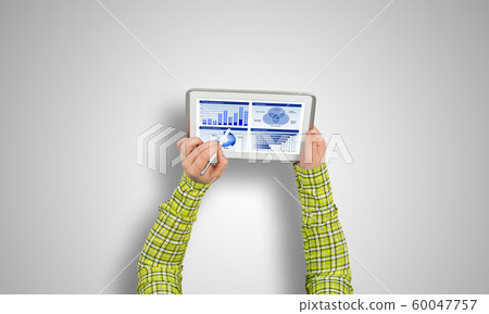 Using financial application 60047757