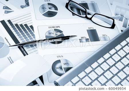 Preparing average sales report 60049934