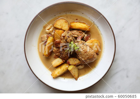 Braised roasted chicken with potatoes Braised roasted chicken with potatoes 60050685