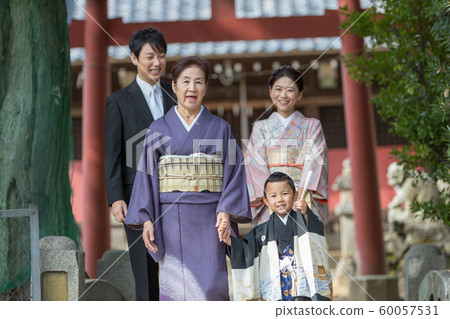 festival day for children of three, five and seven years of age, family, shrine 60057531