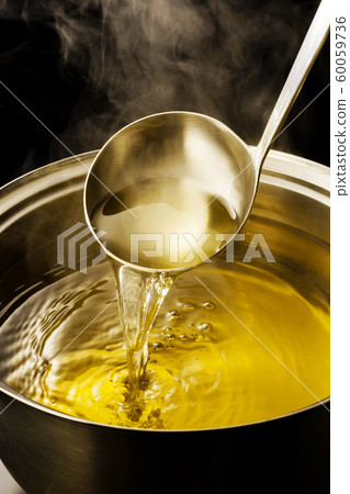 Soup dashi, kelp dashi and soup stock Soup dashi, kelp dashi and soup stock 60059736