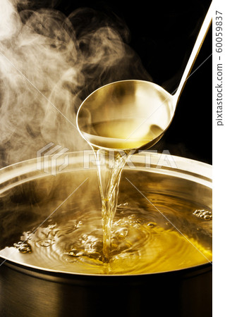 Soup dashi, kelp dashi and soup stock 60059837