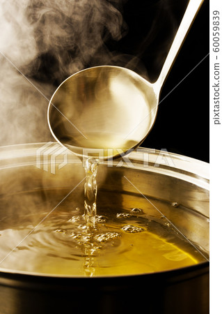 湯高湯,海帶高湯和湯料 湯高湯,海帶高湯和湯料 60059839