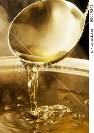 Soup dashi, kelp dashi and soup stock Soup dashi, kelp dashi and soup stock 60059841