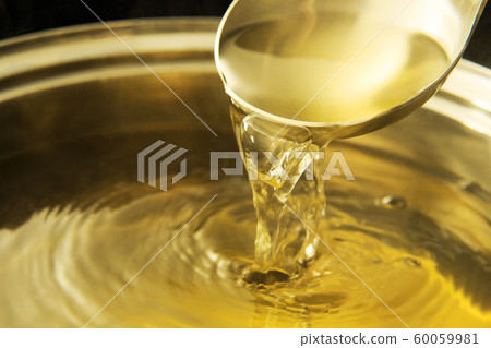 Soup dashi, kelp dashi and soup stock Soup dashi, kelp dashi and soup stock 60059981