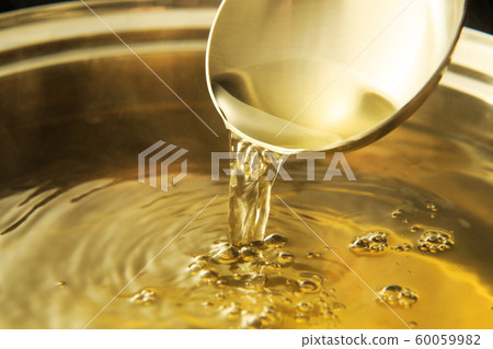 Soup dashi, kelp dashi and soup stock Soup dashi, kelp dashi and soup stock 60059982