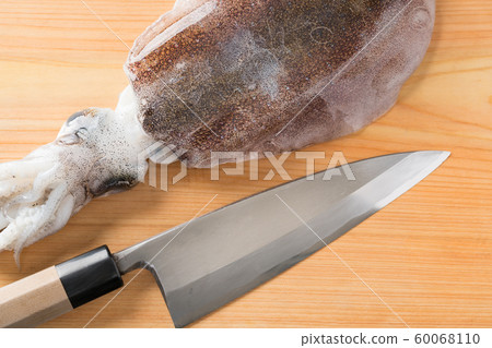 Knives and squid 60068110