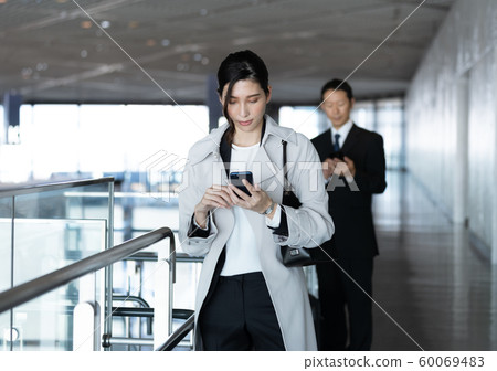 女人商務智能手機 女人商務智能手機 60069483