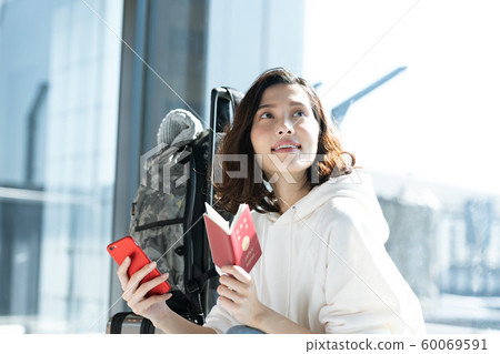 女士旅行機場智能手機護照 60069591