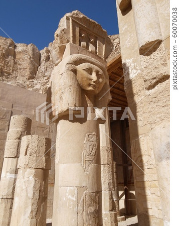 哈特謝普蘇特葬禮廳哈索爾支柱 60070038