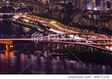 Night view of Han River 60071198