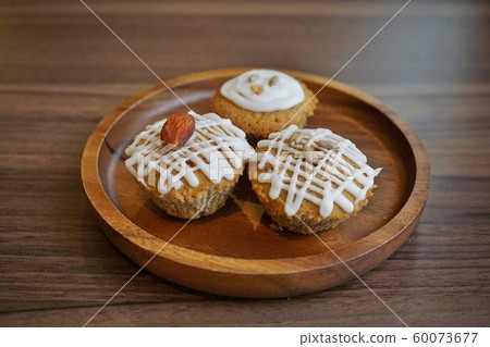Mini milk tea muffin with tea and milk tea flavor Mini milk tea muffin with tea and milk tea flavor 60073677
