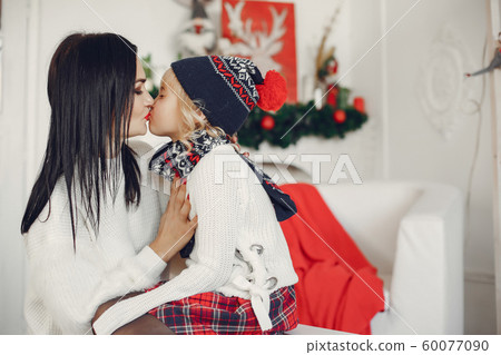 Mother and daughter Mother and daughter 60077090