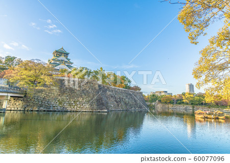 大阪城城堡塔和秋天的內殿 大阪城城堡塔和秋天的內殿 60077096