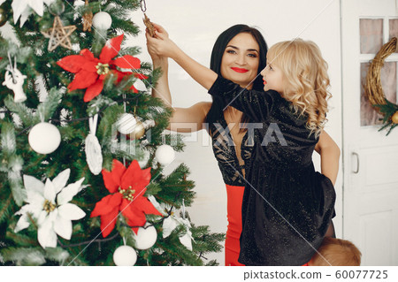 Mother with daughter 60077725