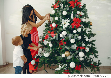 Family at home Family at home 60077772
