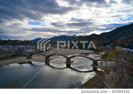 Kintai Bridge (Iwakuni City, Yamaguchi Prefecture) (Aerial photography by drone) Kintai Bridge (Iwakuni City, Yamaguchi Prefecture) (Aerial photography by drone) 60084582