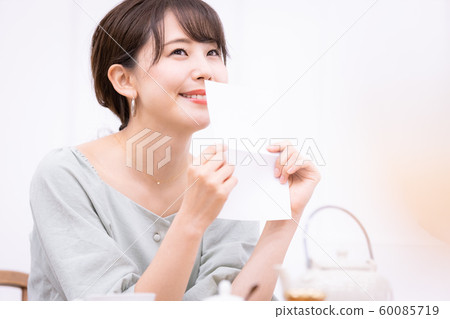 讀信的婦女 讀信的婦女 60085719