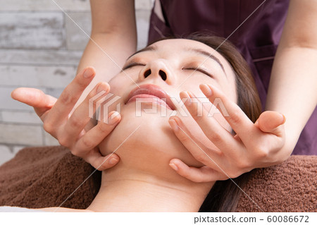 Facial Beauty Facial Beauty 60086672