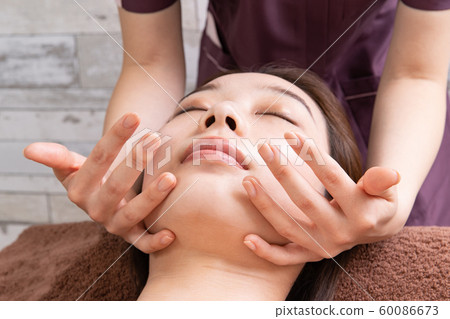 Facial Beauty 60086673