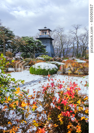 秋末的沼田城公園（垂直） 60090987