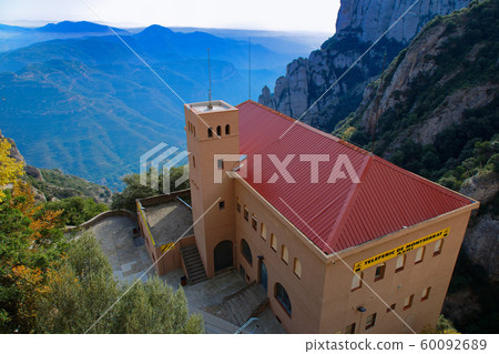 蒙特塞拉特的岩層和雲海，索道車站 60092689