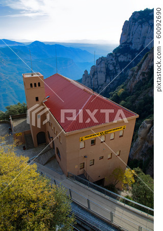 蒙特塞拉特的岩層和雲海，索道車站 60092690
