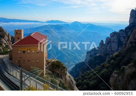 蒙特塞拉特的岩層和雲海，索道車站 60092953
