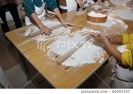 Soba making experience classroom 60093107