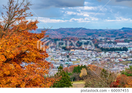 秋天的Kasumigajo公園和秋天的葉子日本松城堡（福島日本松） 60097455