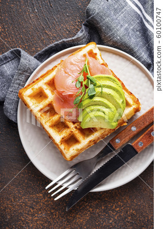 Keto cheese waffle with avocado Keto cheese waffle with avocado 60100747