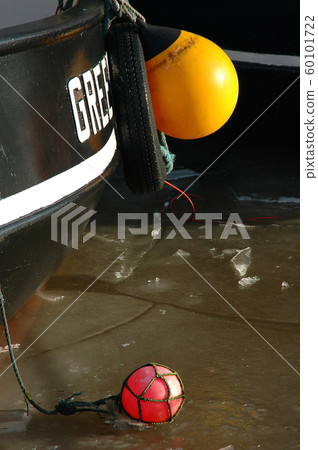 winter time in the harbor of greetisel 60101722