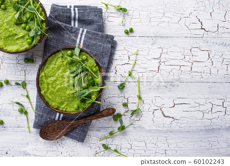 Vegan green broccoli soup or smoothie Vegan green broccoli soup or smoothie 60102243
