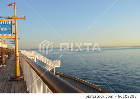 東京灣水上線,從海見螢望千葉 東京灣水上線,從海見螢望千葉 60102298