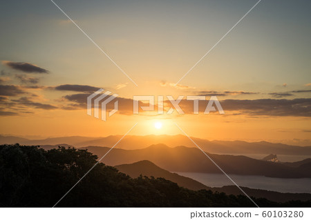 Sunrise 60103280