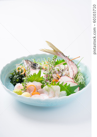 Assortment of sea bream and sea bream sashimi 60103710