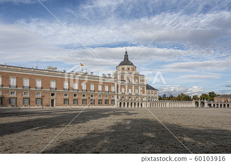 main square of the royal site of aranjuez. Madrid main square of the royal site of aranjuez. Madrid 60103916