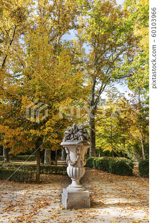 Sculpture in the gardens of Aranjuez. madrid spain Sculpture in the gardens of Aranjuez. madrid spain 60103966