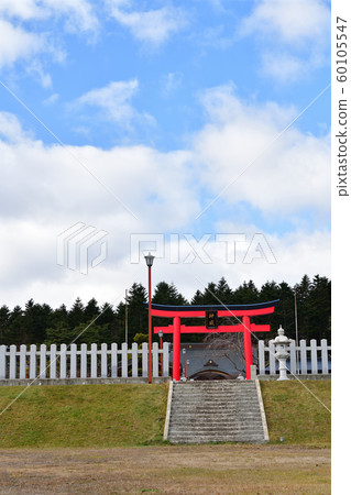 拍攝深秋的北海道函館市北海道東照宮地區 拍攝深秋的北海道函館市北海道東照宮地區 60105547