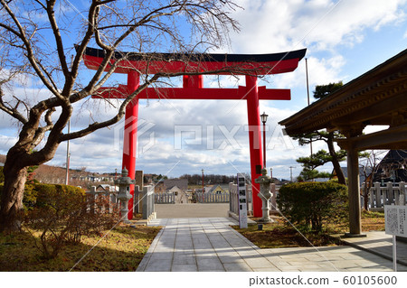 拍攝深秋的北海道函館市北海道東照宮地區 拍攝深秋的北海道函館市北海道東照宮地區 60105600