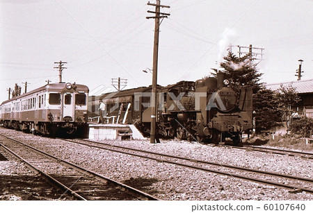 1969 c56 steam locomotive and Kiha 52 tow passenger trains on the Koumi Line 1969 c56 steam locomotive and Kiha 52 tow passenger trains on the Koumi Line 60107640