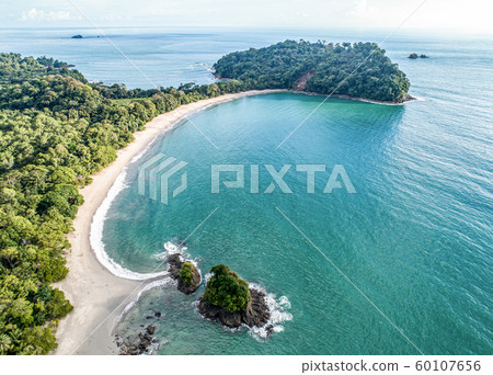 Aerial View of Tropical espadilla beach and Coastline near the Manuel Antonio national park, Costa Rica 60107656