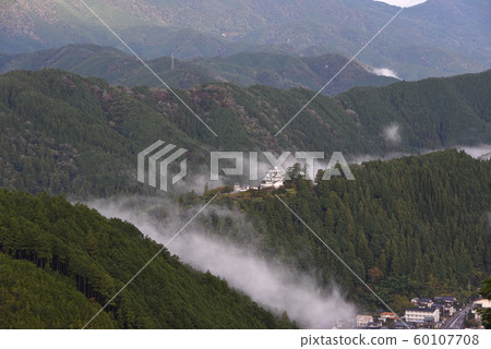 雲海城堡系列 雲海城堡系列 60107708