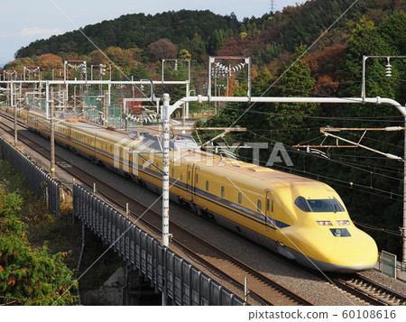Doctor Yellow at Sekigahara and Momoyama 60108616