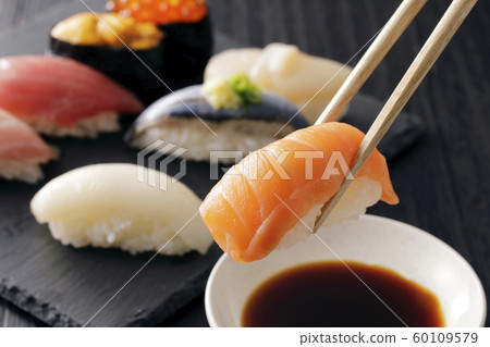 sushi  60109579