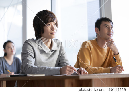 研討會或班級參與者的圖像 研討會或班級參與者的圖像 60114329